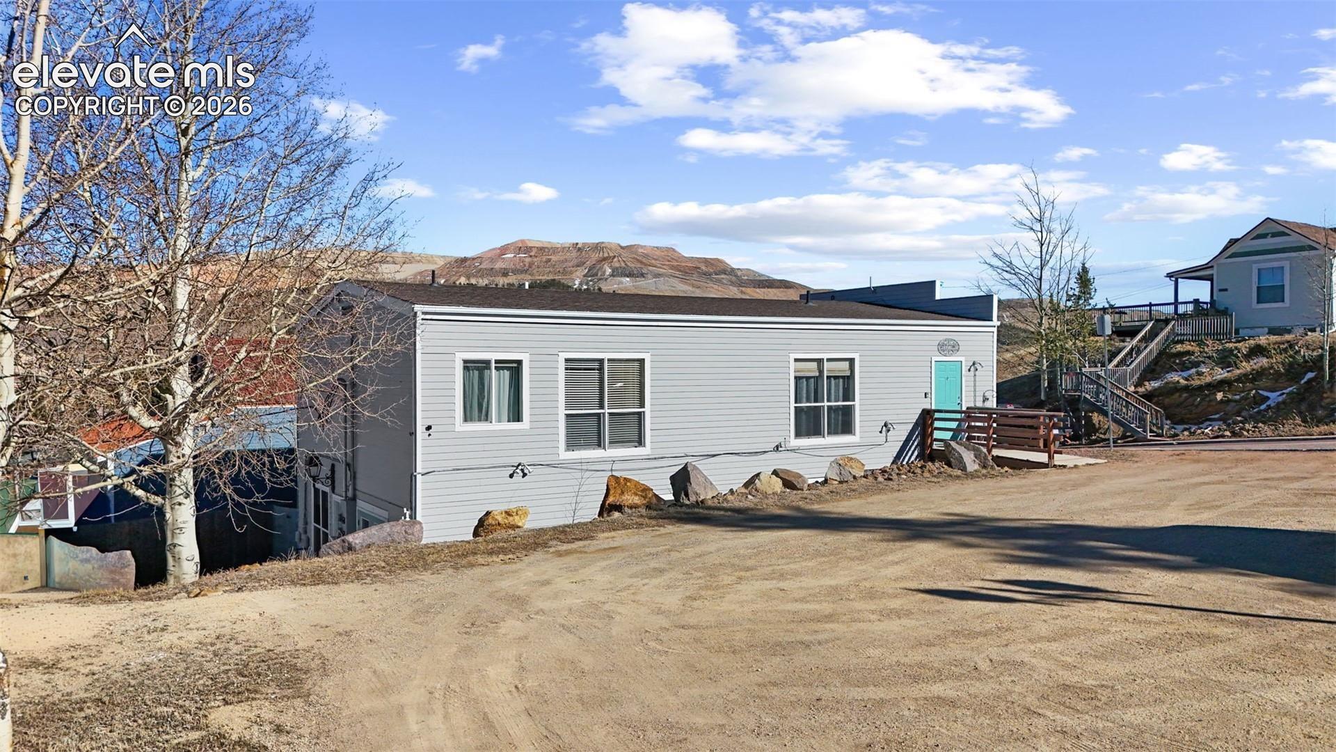 Listing photo 5 for 217 W Masonic Avenue