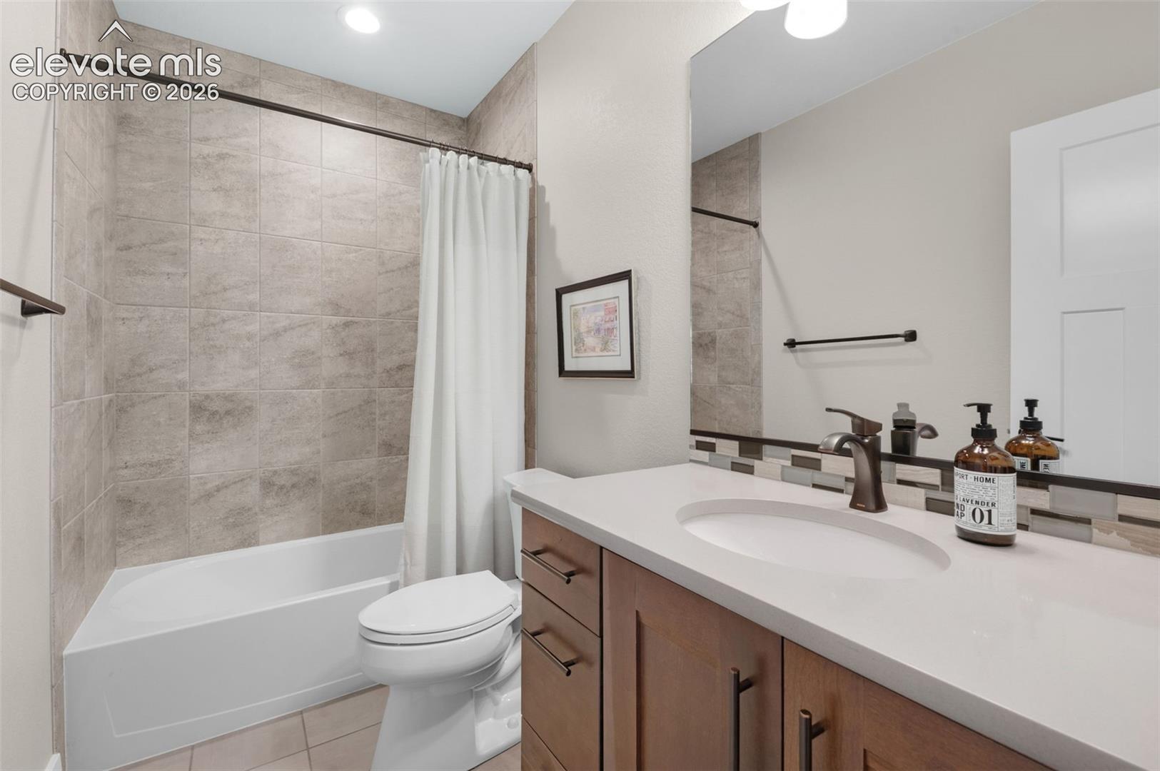 Listing photo 34 for 2079 Zenato Court
