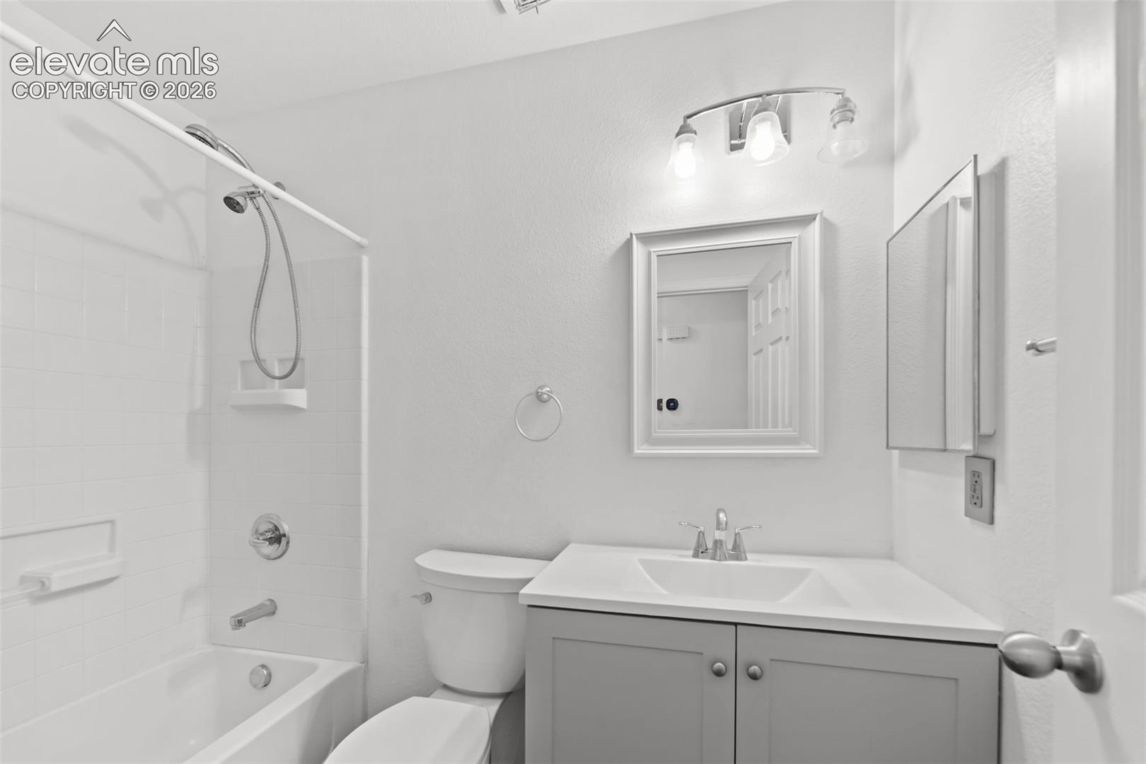 Listing photo 12 for 11095 Falling Star Road