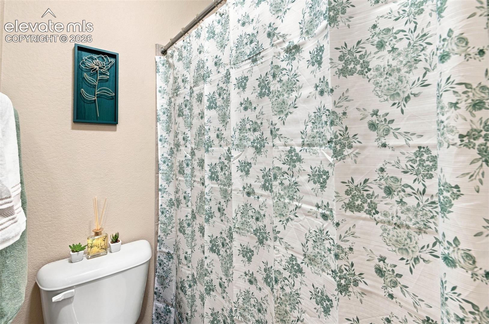Listing photo 11 for 10864 Traders Parkway