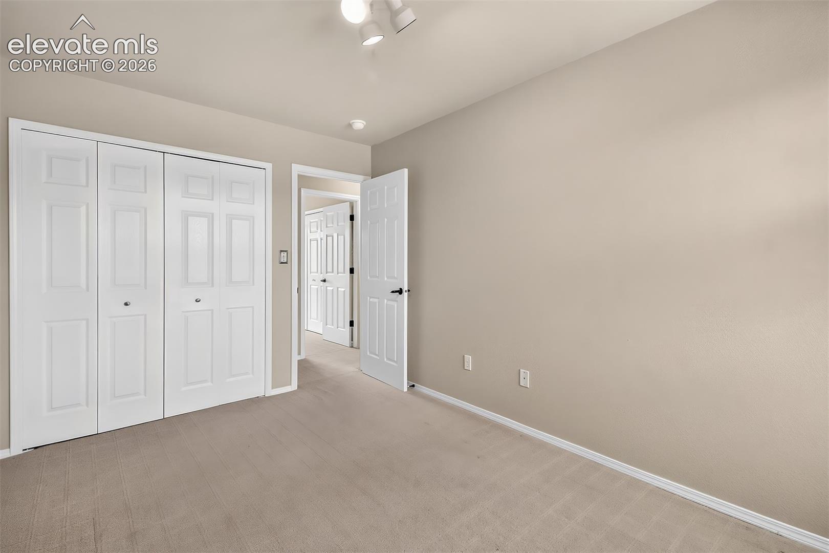 Listing photo 29 for 1136 Lawn Lake Trail