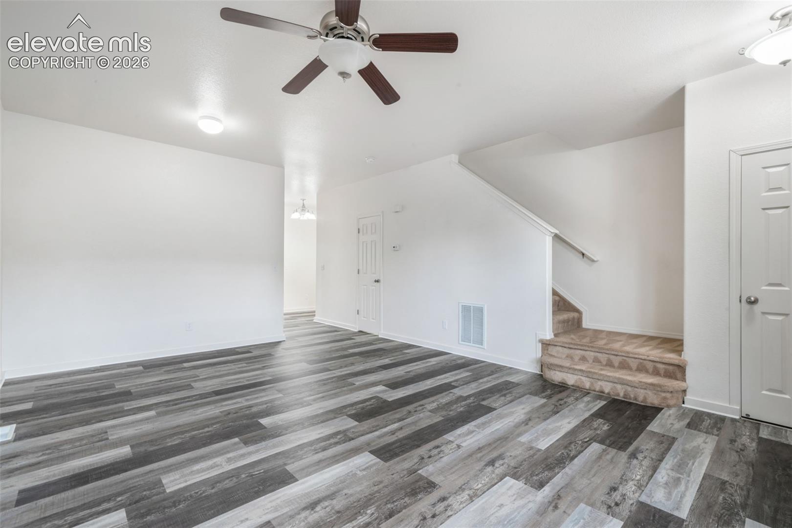 Listing photo 5 for 10513 Wells Point