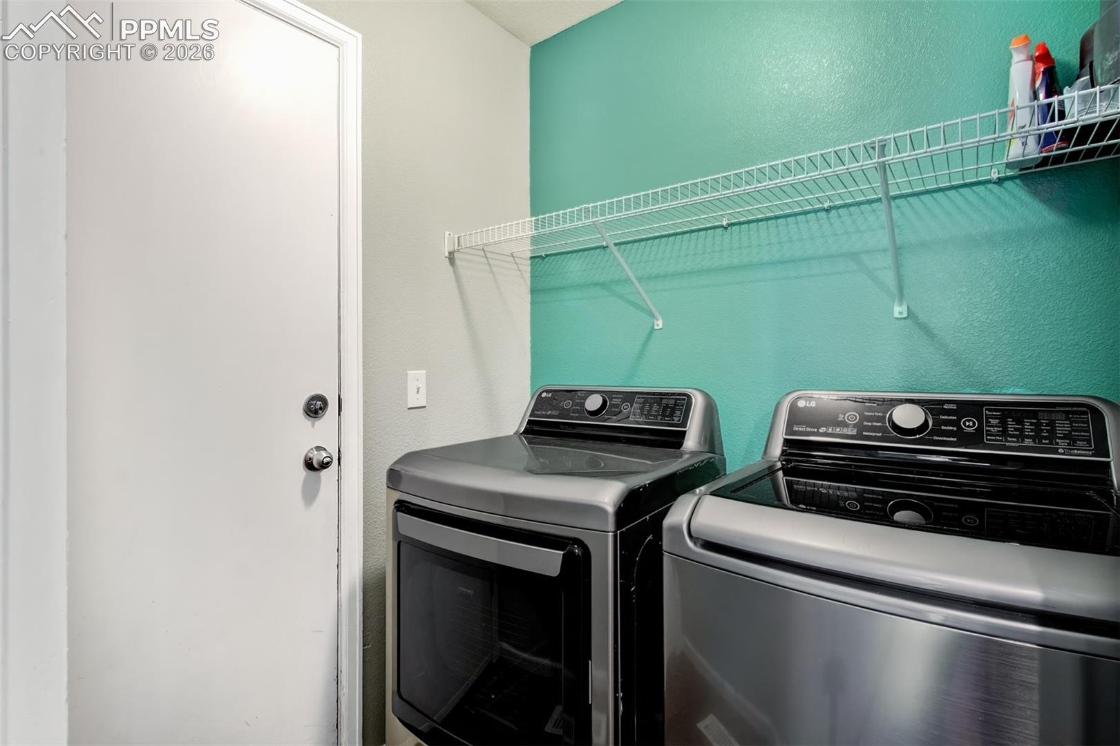 Listing photo 14 for 7533 Sistine Lane