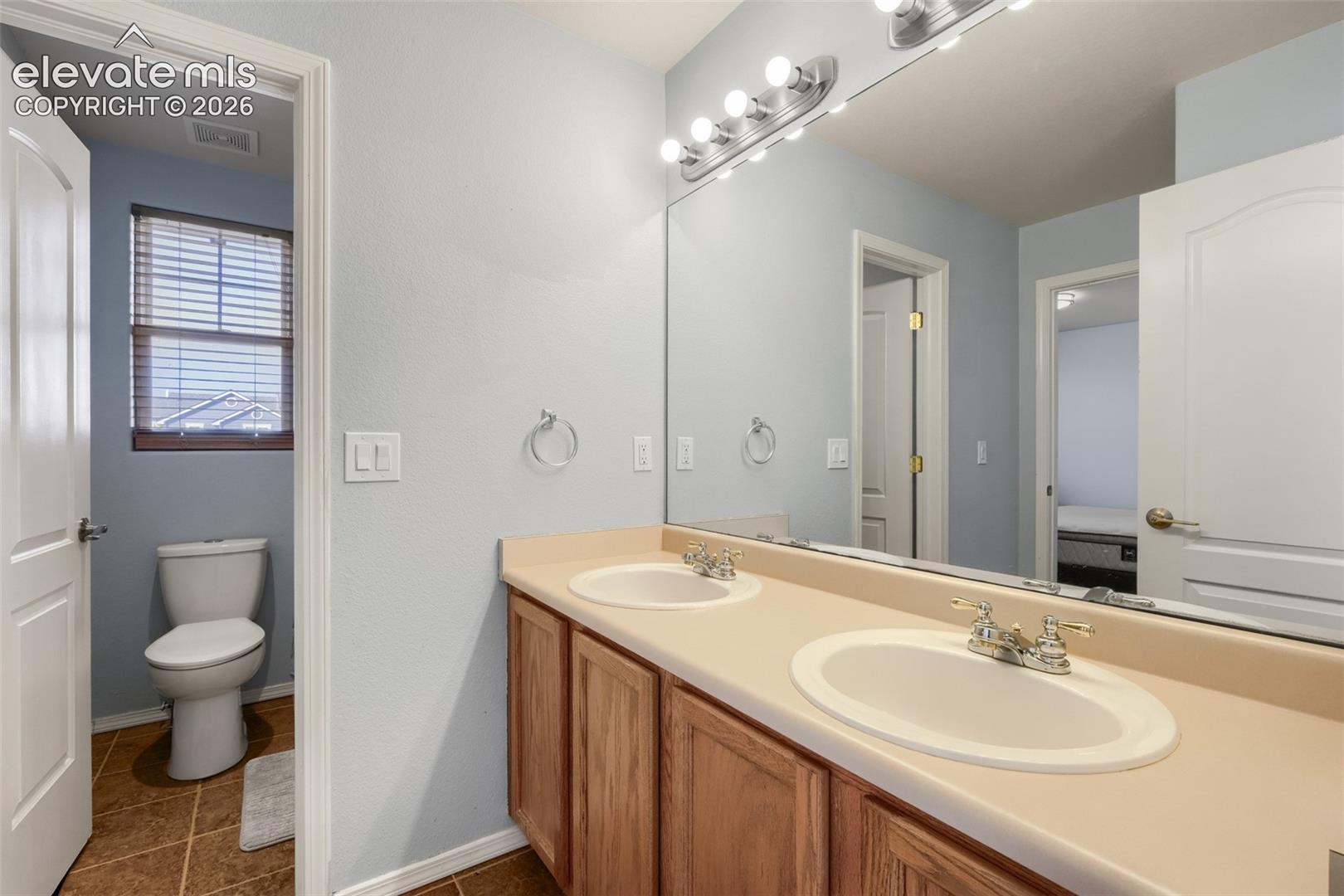 Listing photo 12 for 10149 Angeles Road