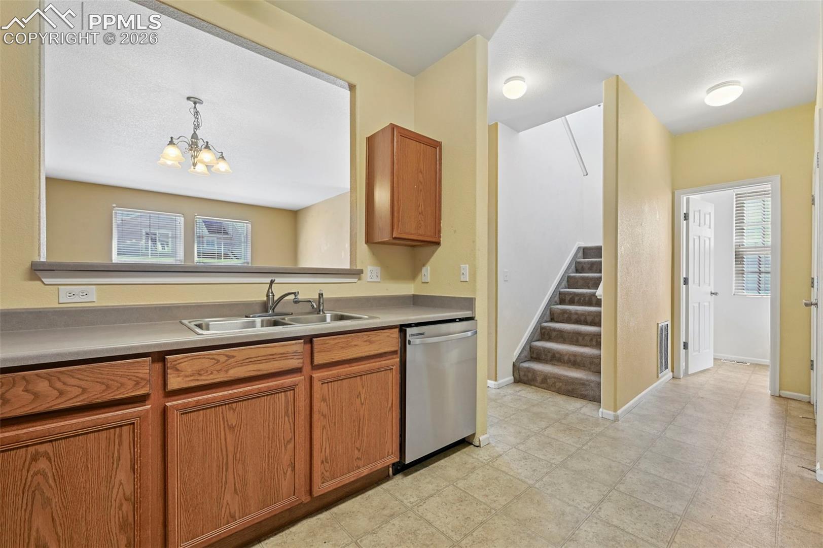 Listing photo 14 for 8141 Snow Bowl Heights