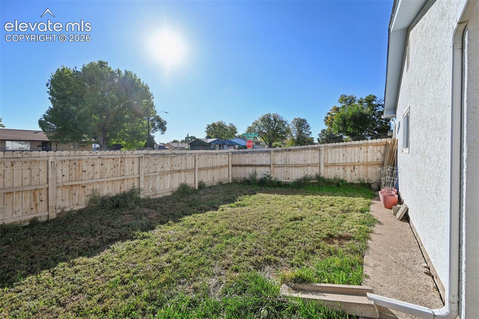 Listing photo 23 for 2041 Vinewood Lane