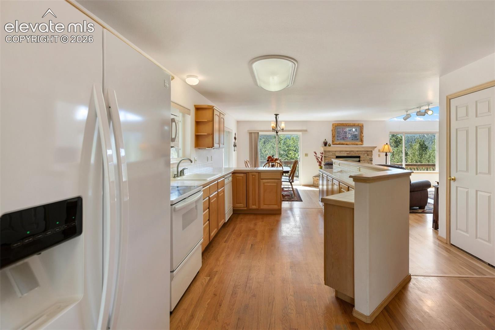 Listing photo 10 for 625 Sun Valley Drive