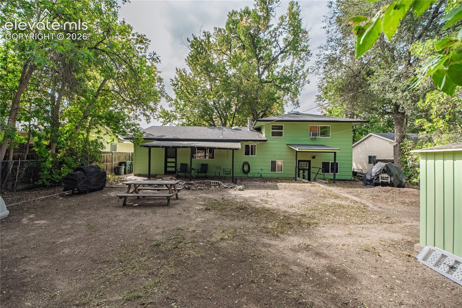 Listing photo 37 for 2512 E La Salle Street