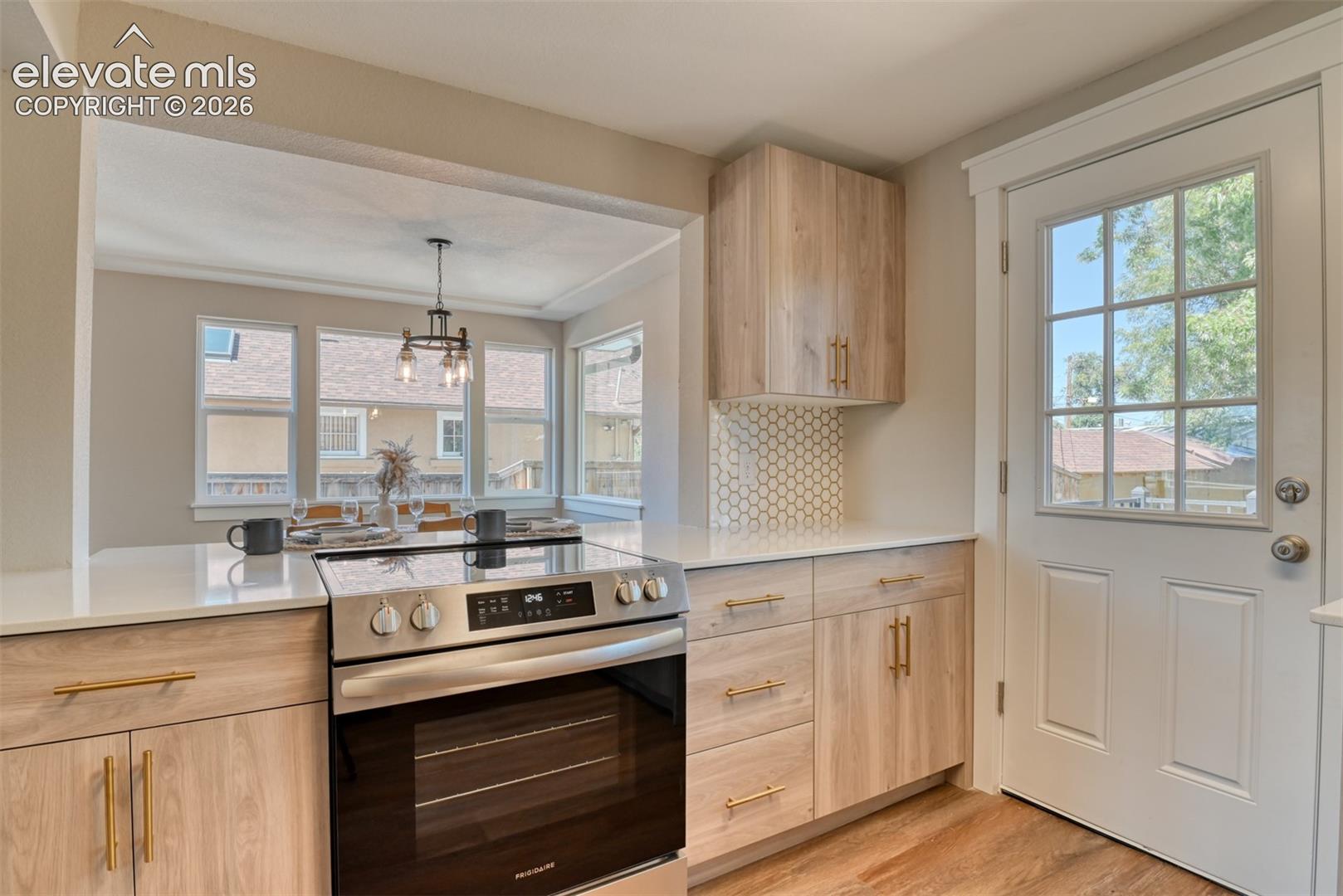 Listing photo 12 for 2606 E Boulder Street