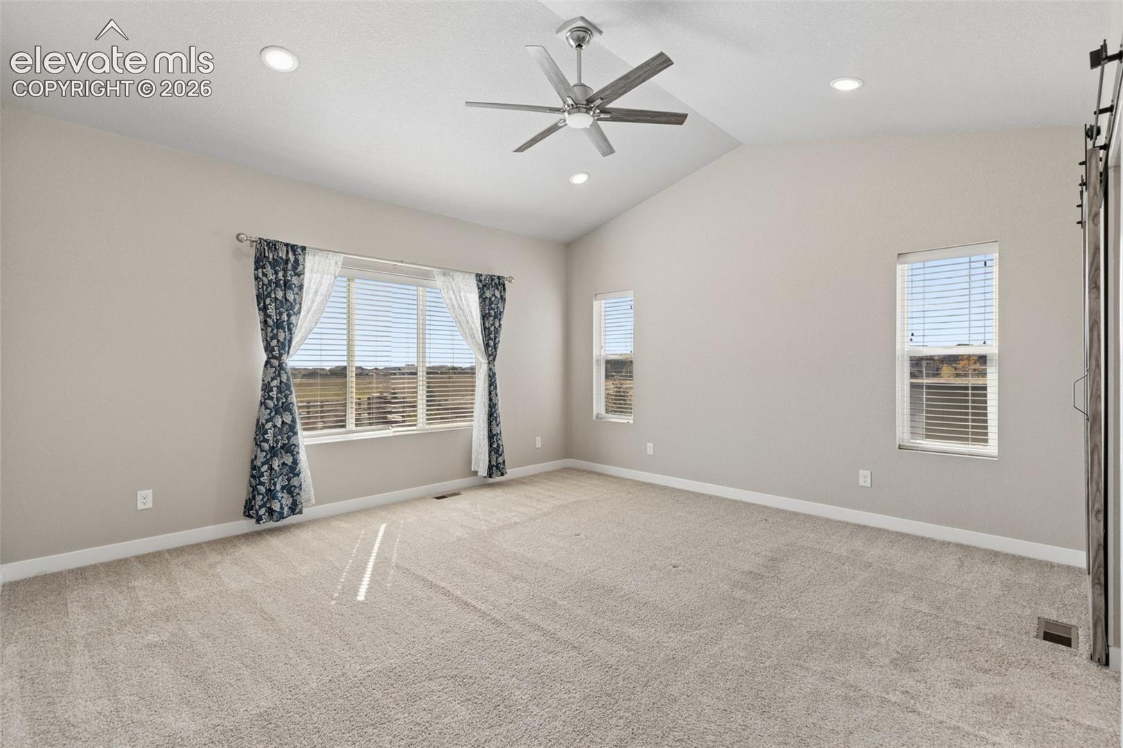 Listing photo 15 for 13107 Parkland Drive