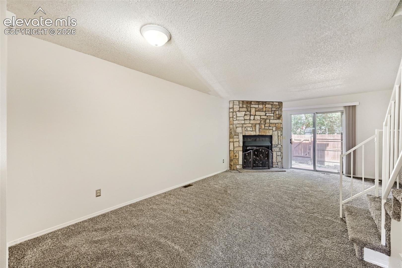 Listing photo 6 for 4128 Charleston Drive