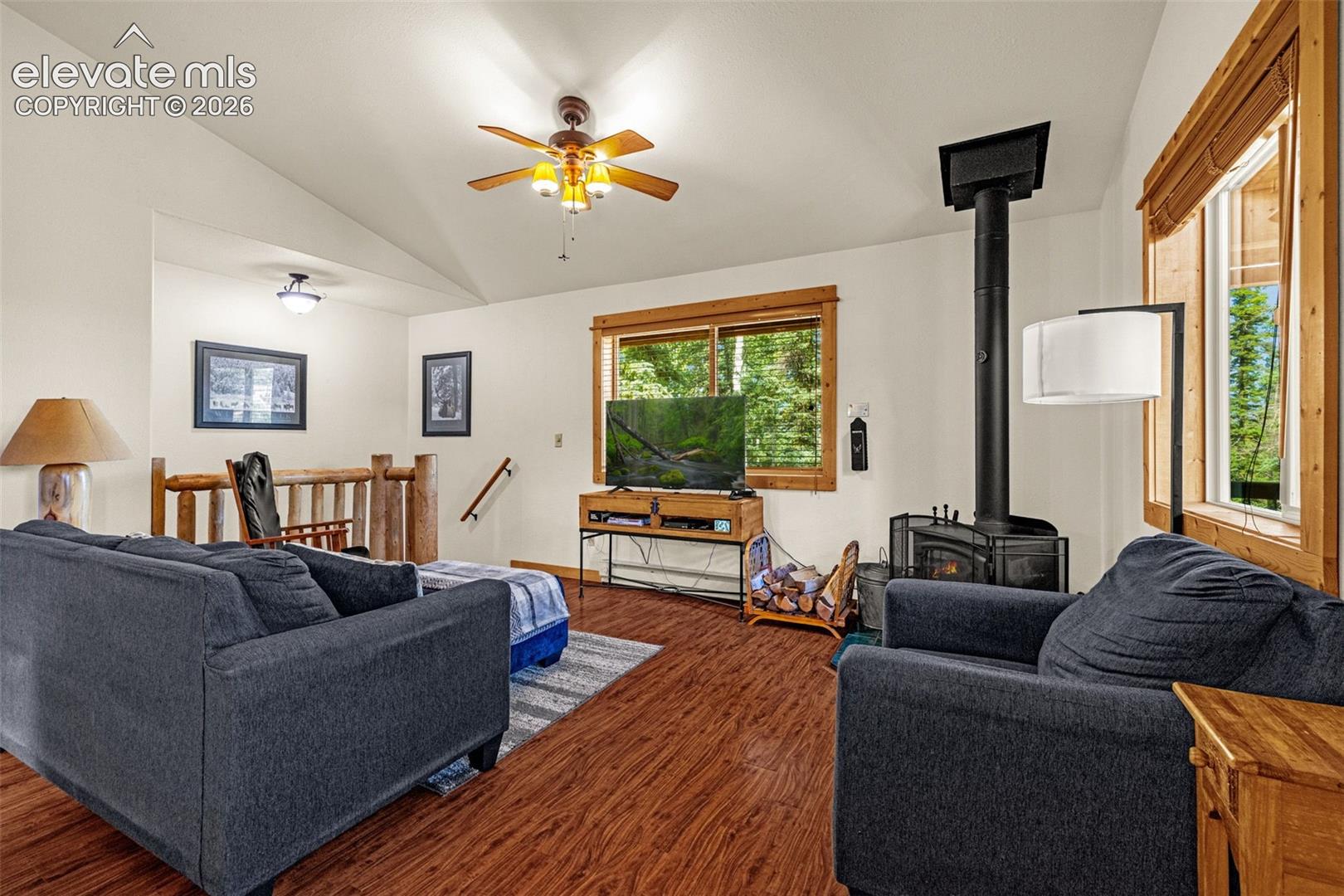 Listing photo 4 for 108 Spring Valley Lane