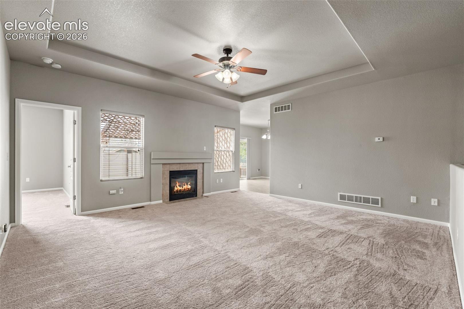 Listing photo 3 for 10832 Darneal Drive