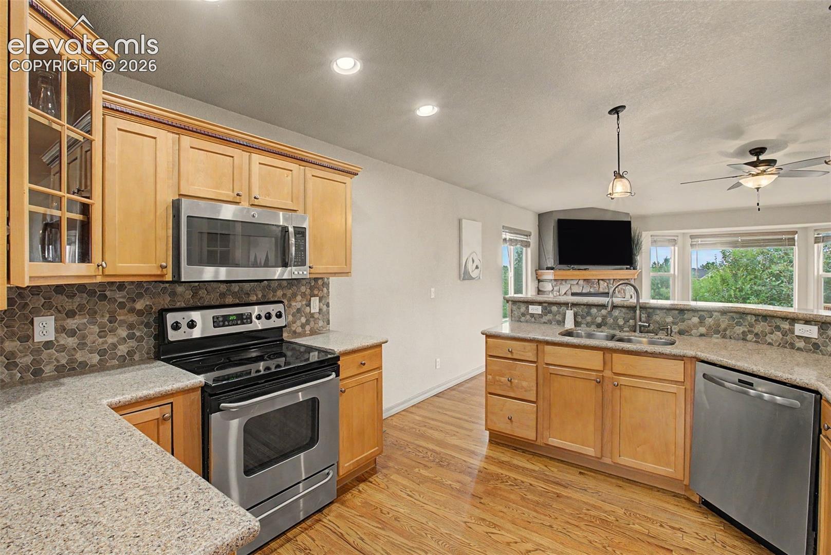 Listing photo 16 for 335 PYRITE Terrace