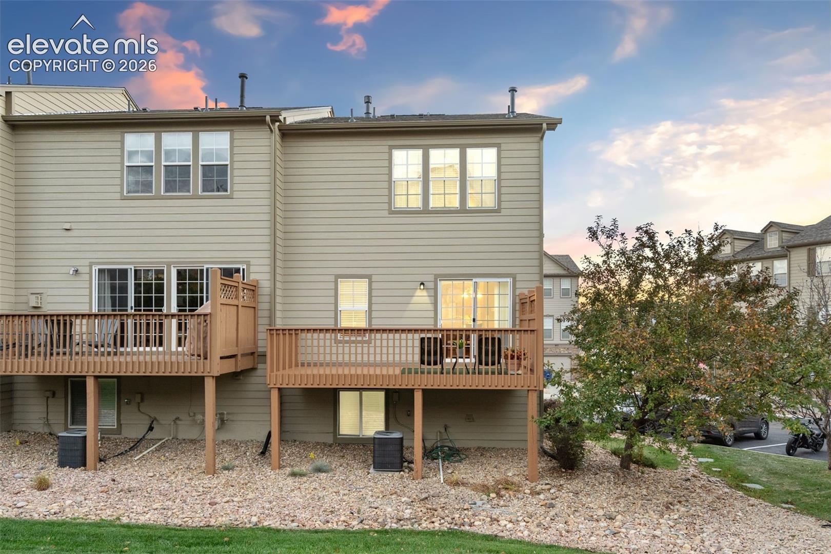 Listing photo 8 for 976 Burning Bush Point