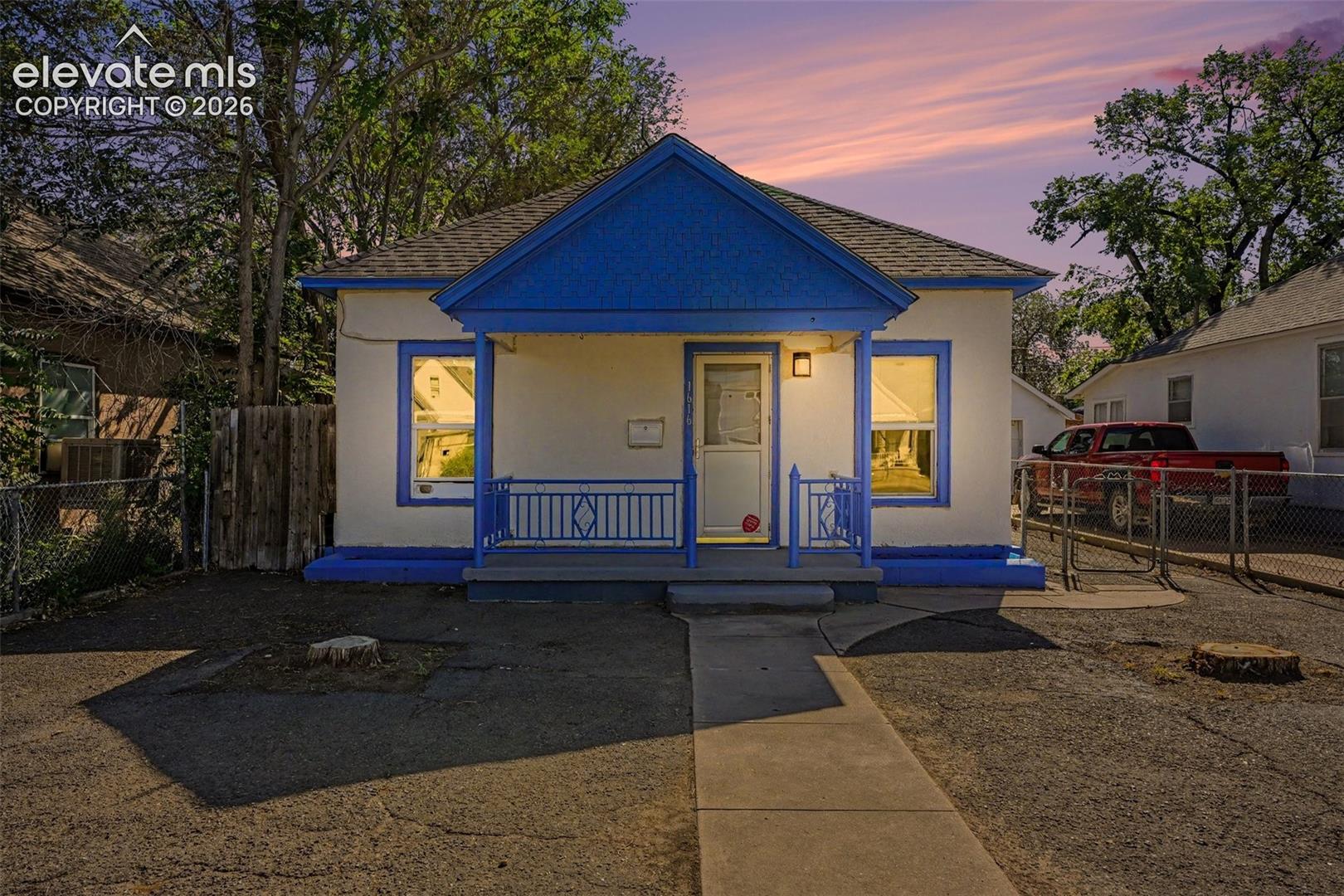 Listing photo 2 for 1616 E Orman Avenue