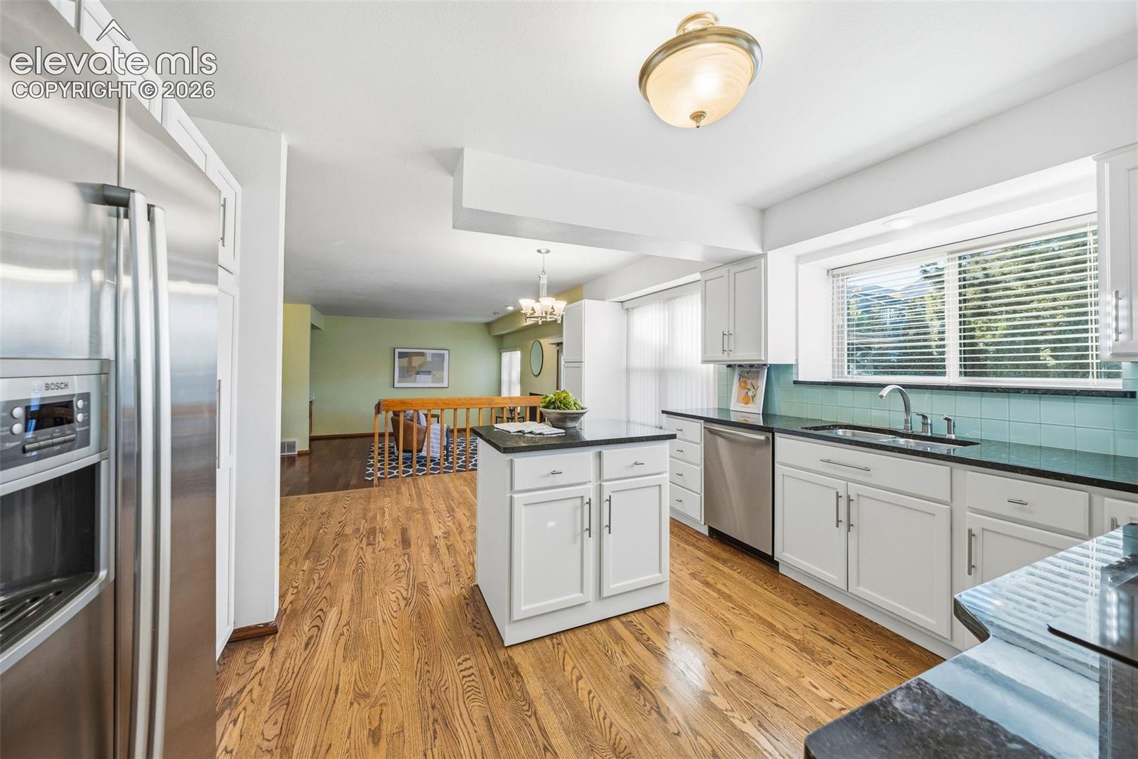 Listing photo 19 for 6120 Moorfield Avenue