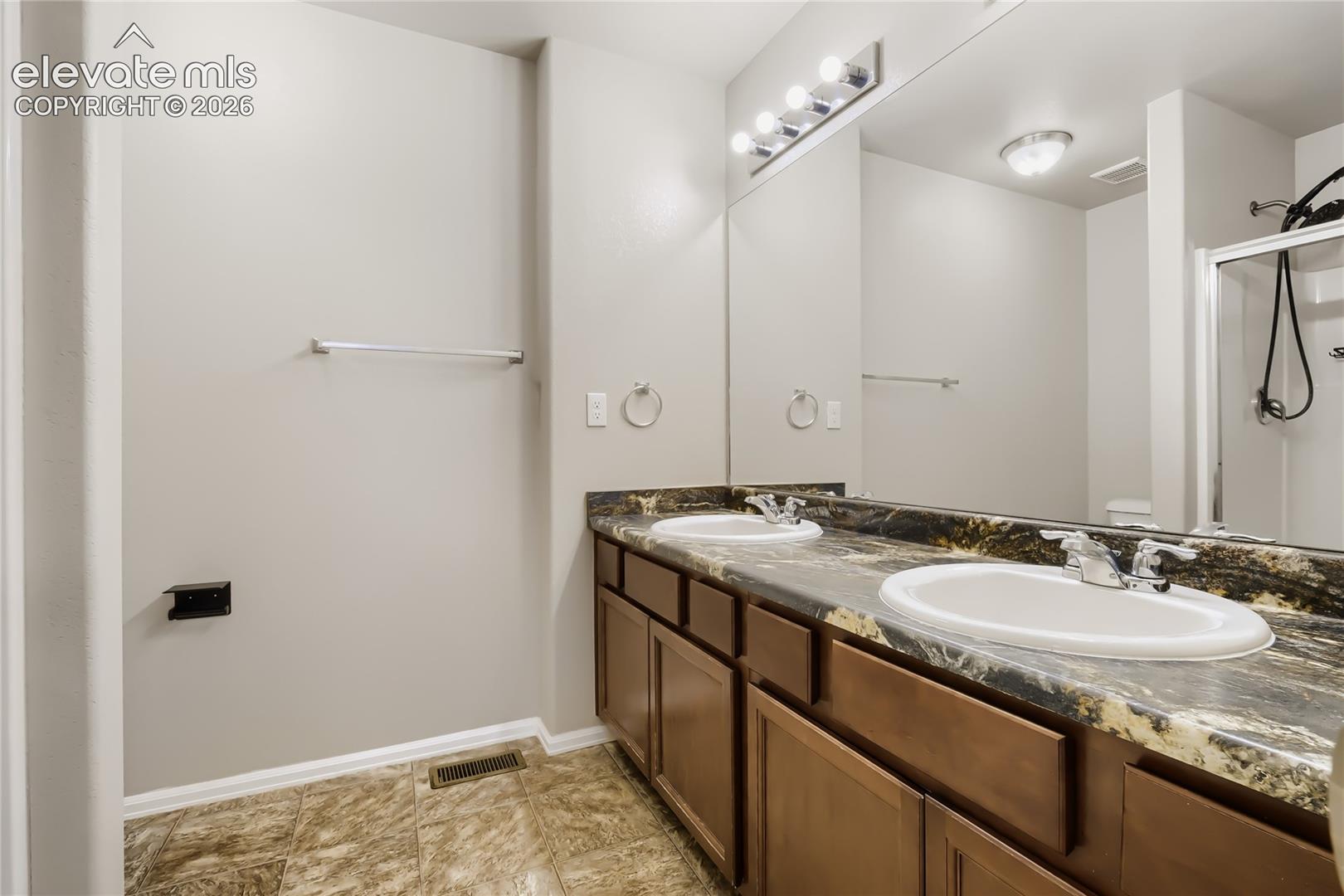 Listing photo 16 for 7104 Bracken Place