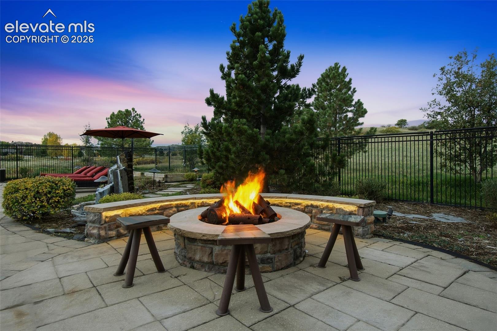 Listing photo 8 for 5671 Campina Way