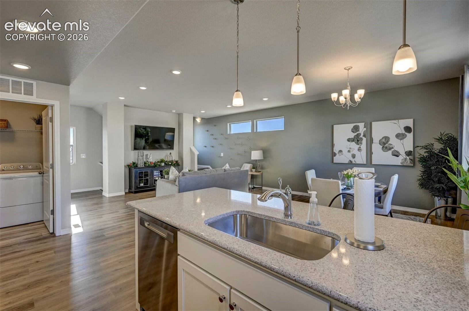 Listing photo 4 for 13664 Nederland Drive
