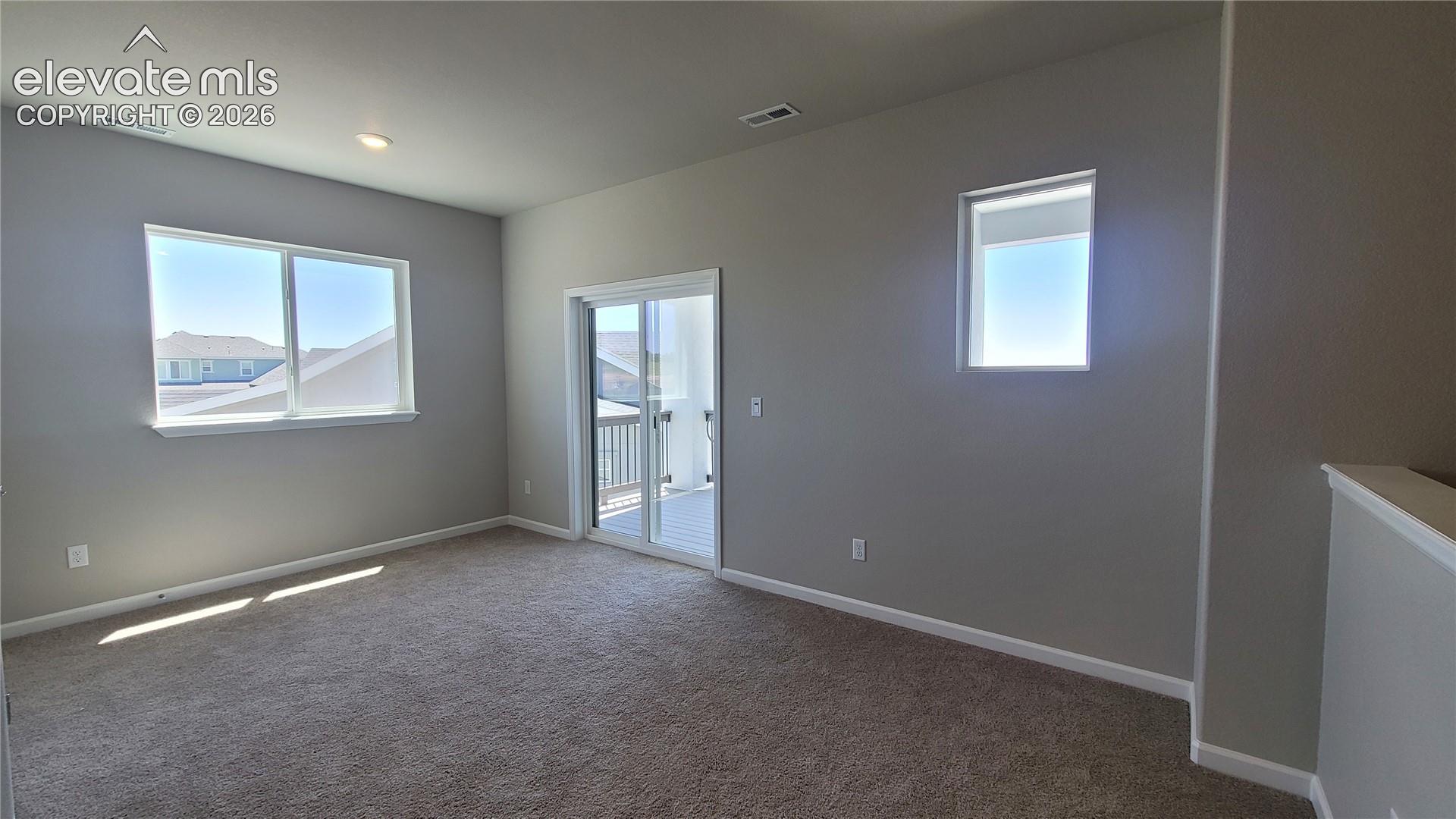 Listing photo 14 for 10651 Wolf Lake Drive