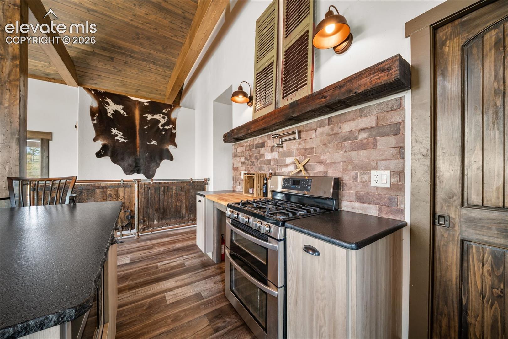 Listing photo 16 for 757 County Road 863 NA