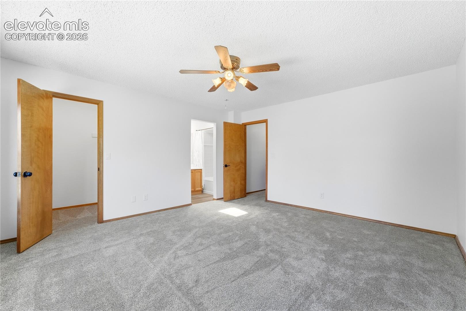 Listing photo 19 for 4120 Kayak Court