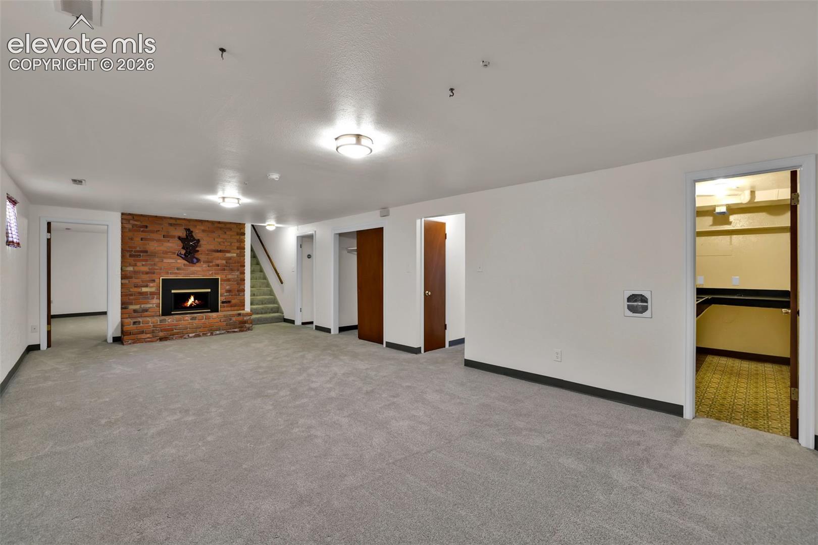 Listing photo 23 for 223 Crystal Hills Boulevard