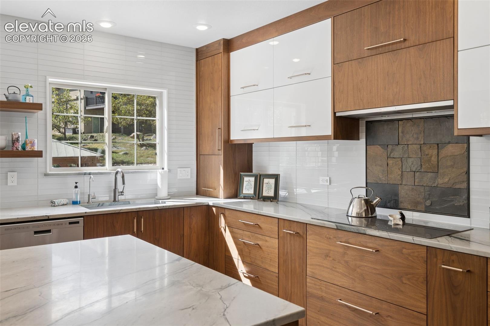 Listing photo 15 for 5830 Broadmoor Bluffs Drive