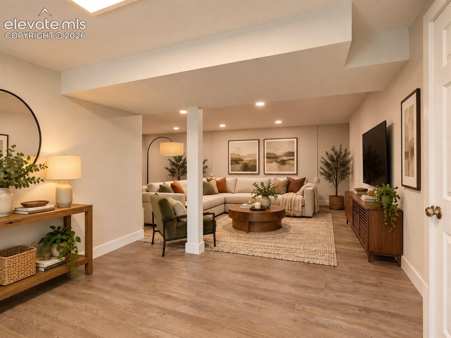 Listing photo 10 for 3100 S Dale Court