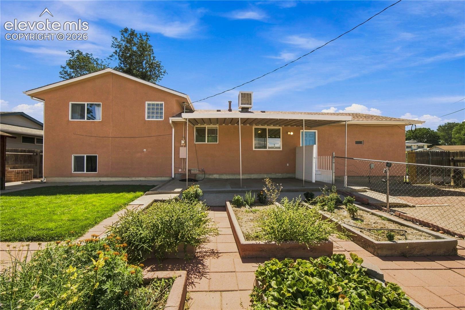Listing photo 31 for 540 Starlite Drive