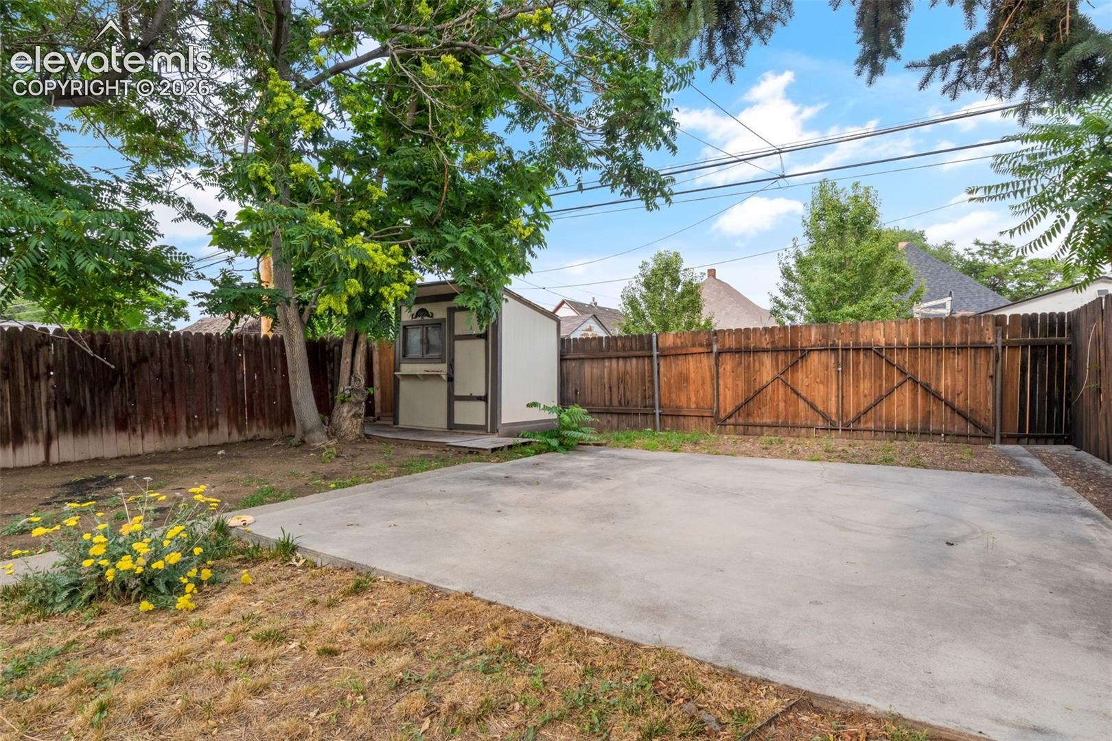 Listing photo 23 for 1418 Spruce Street