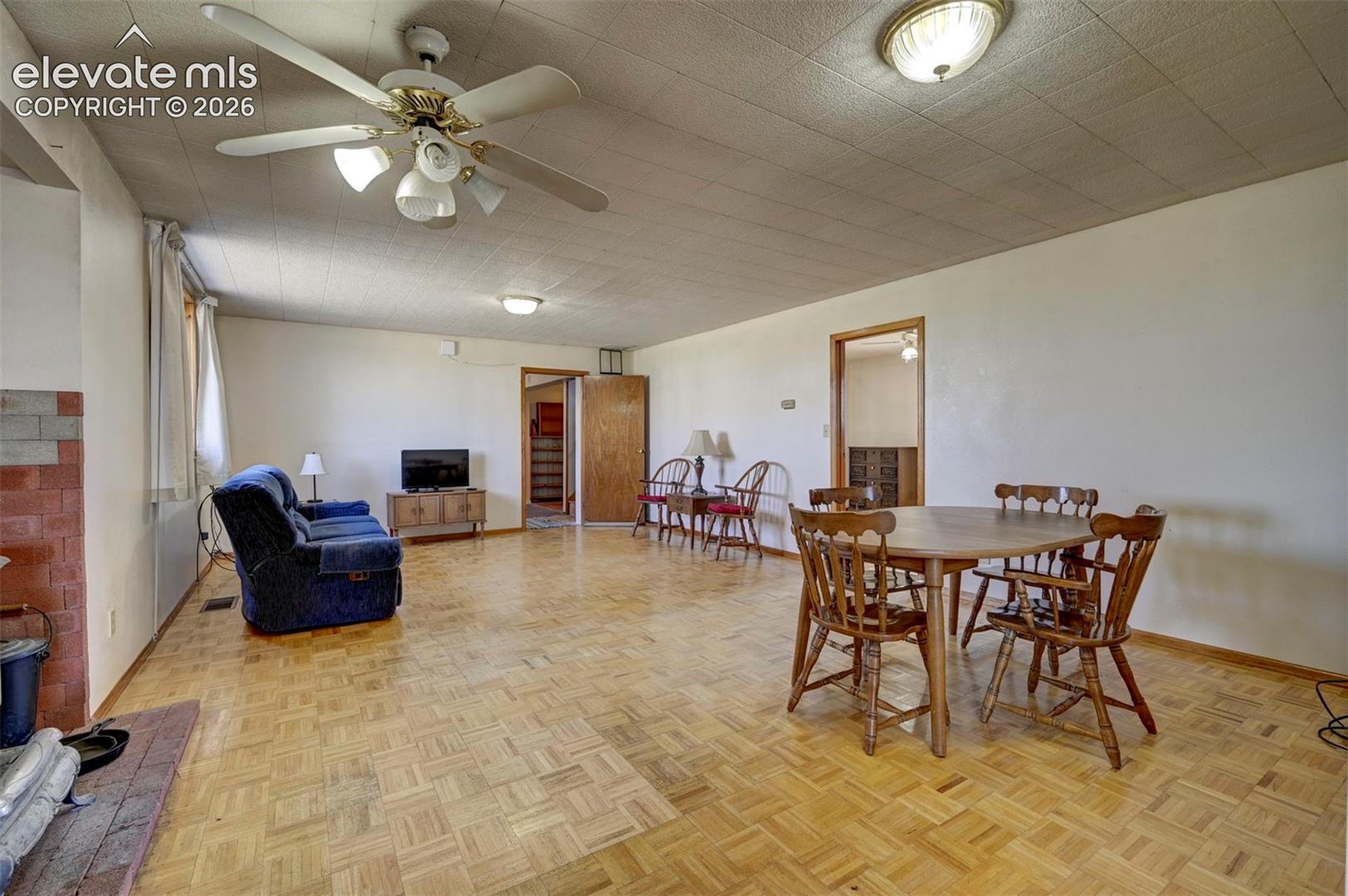 Listing photo 7 for 4125 Log Road
