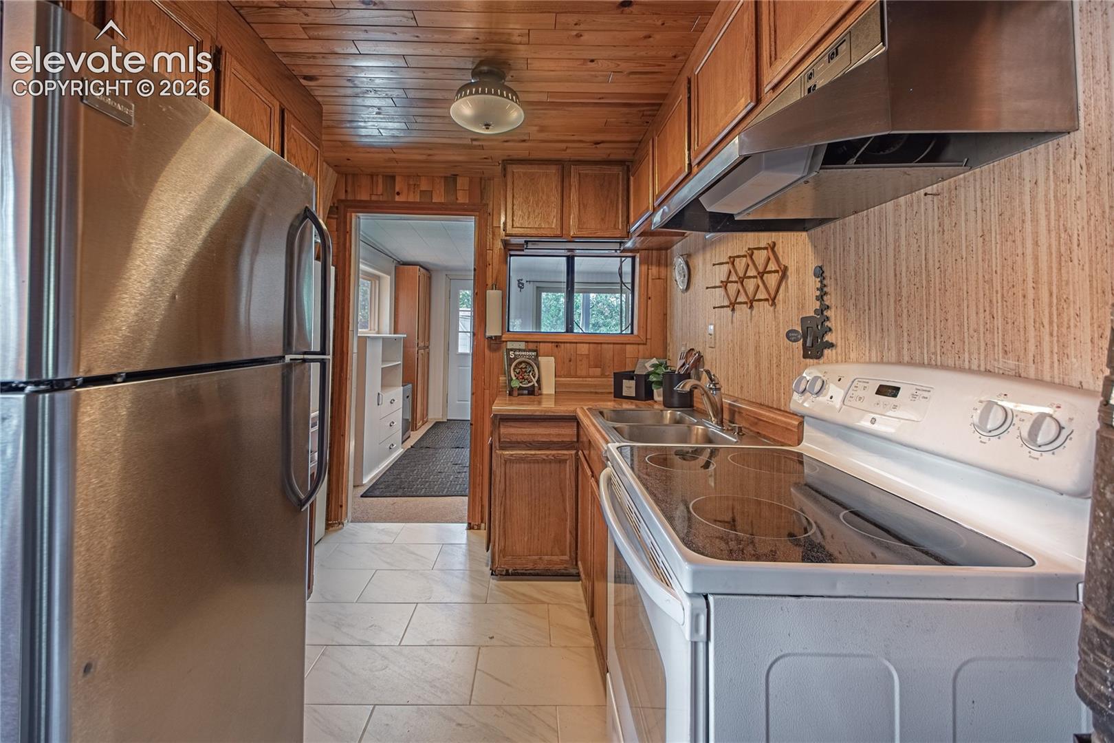 76 Pine Drive, photo 16