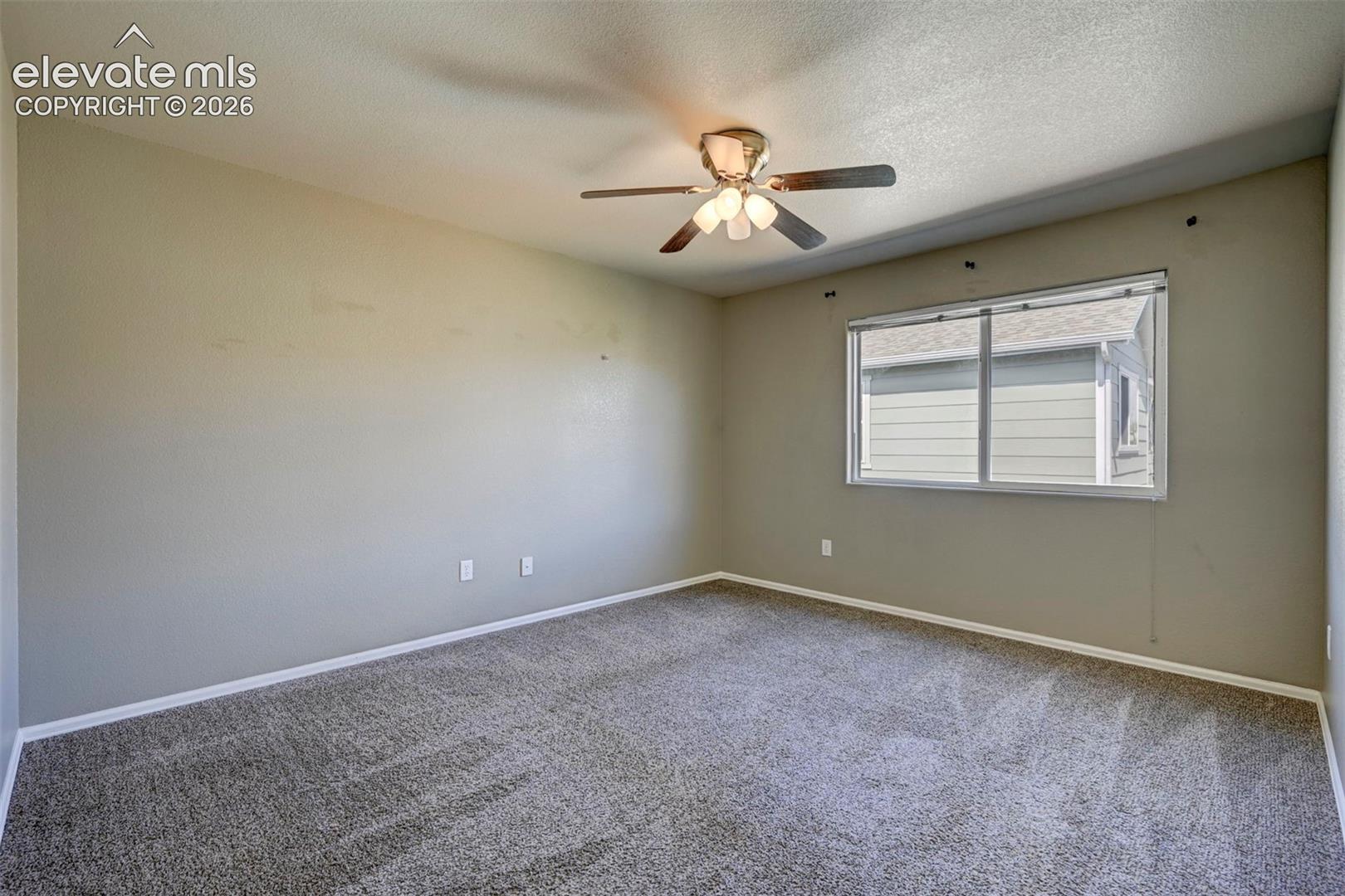 Listing photo 20 for 863 Red Thistle View