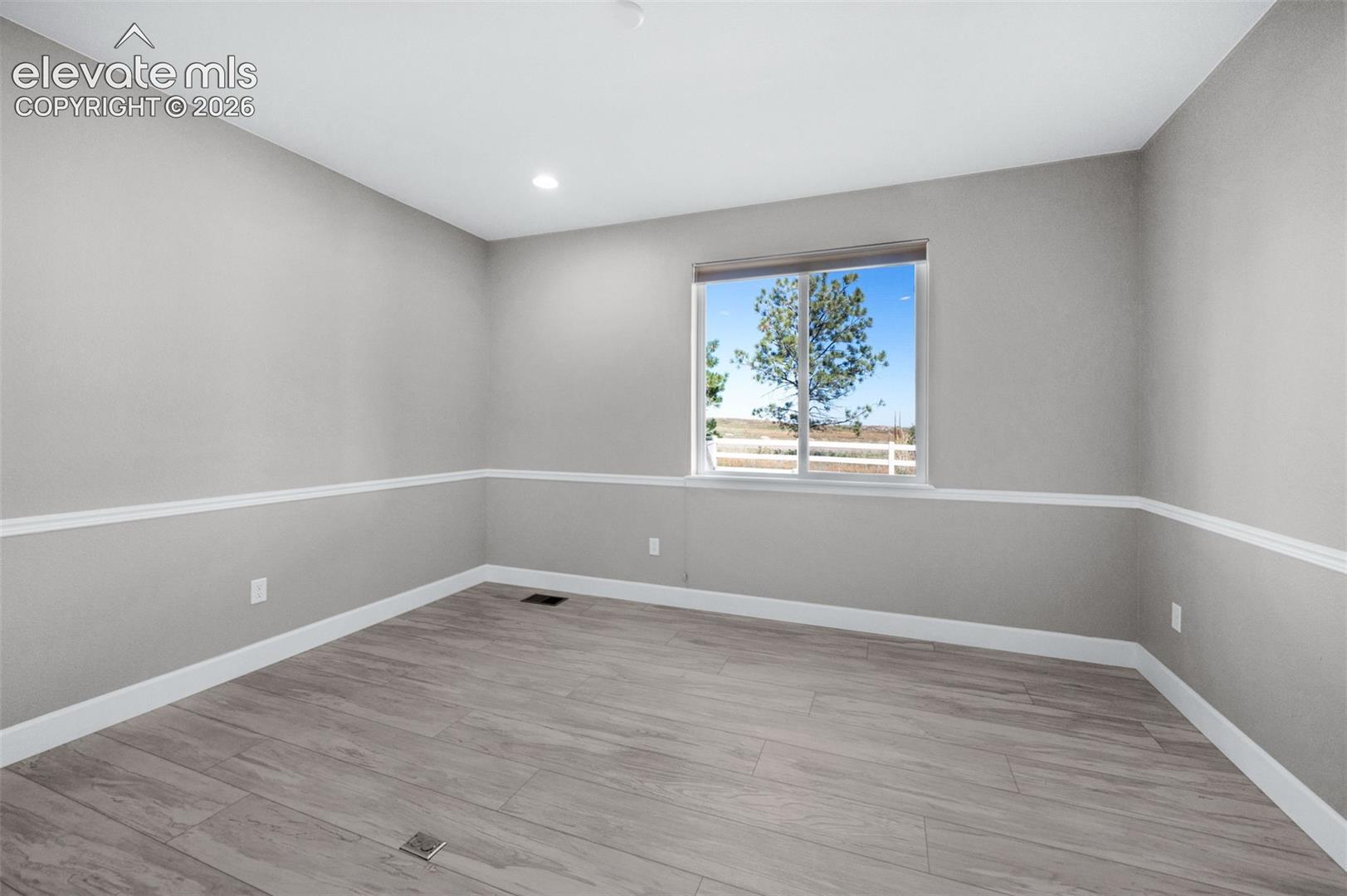Listing photo 16 for 6151 Saddle Bow Avenue
