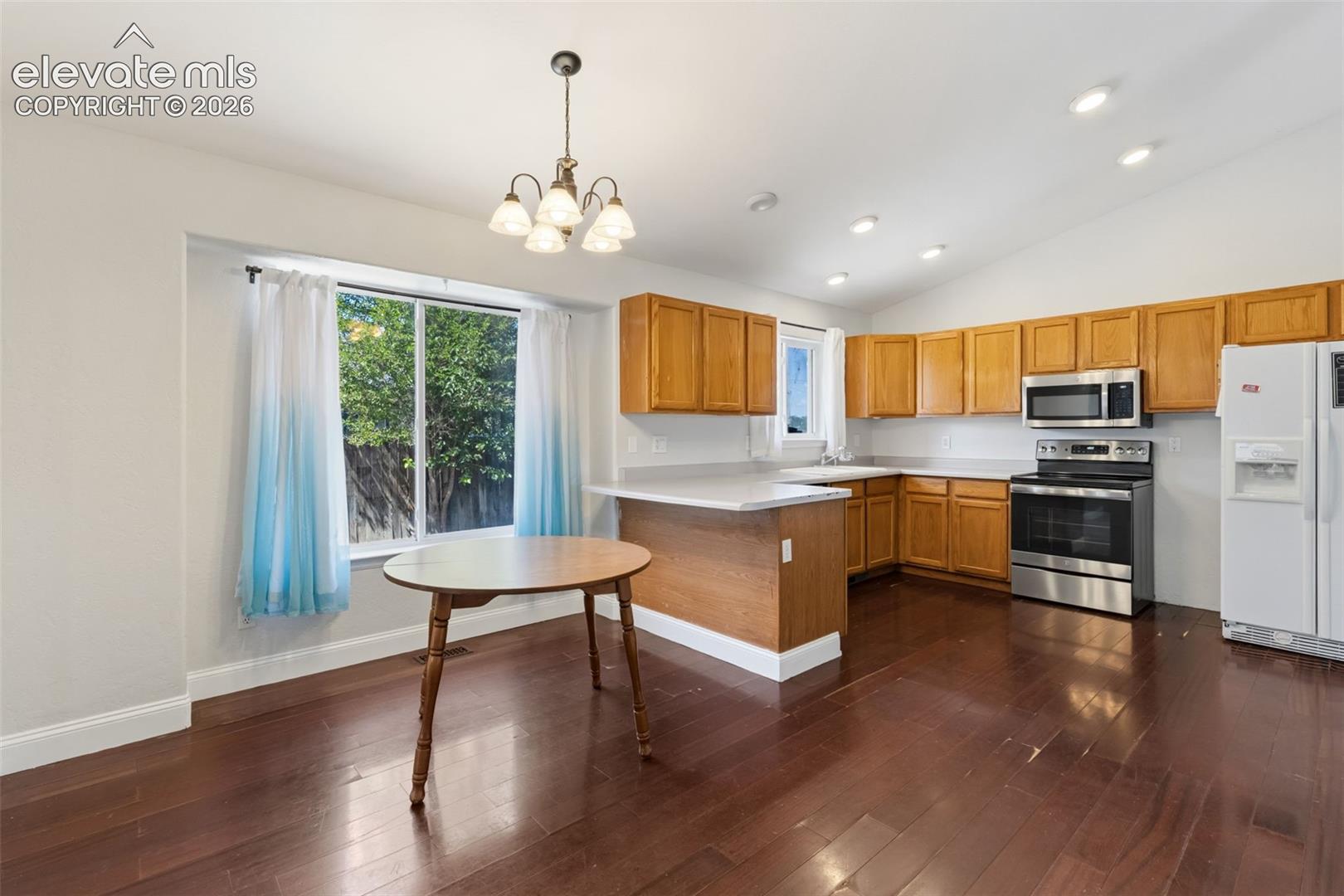 Listing photo 18 for 305 Alma Avenue