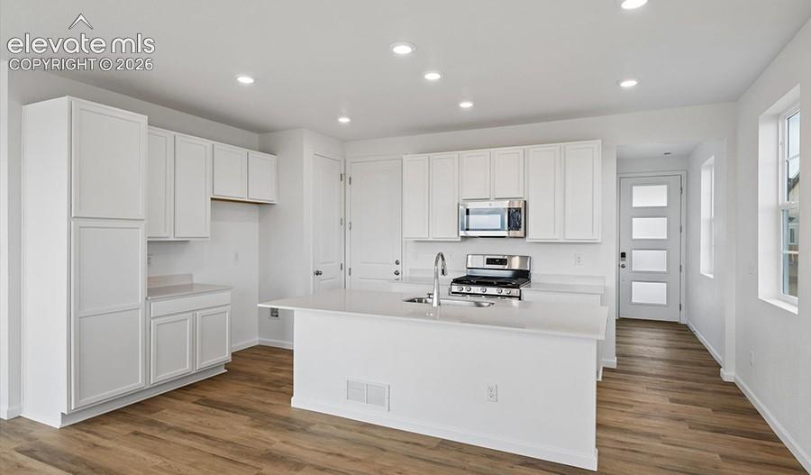 Listing photo 3 for 2510 Milano Way