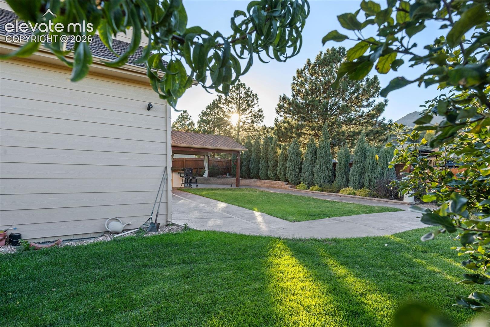 Listing photo 42 for 6120 Moorfield Avenue