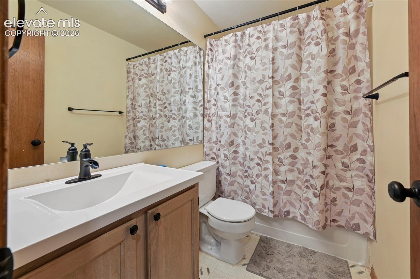 Listing photo 10 for 5079 Stillwater Drive