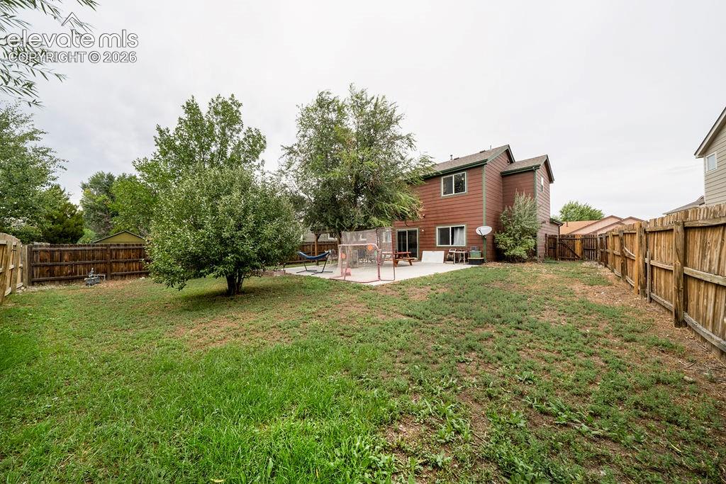 Listing photo 39 for 818 Hayloft Lane