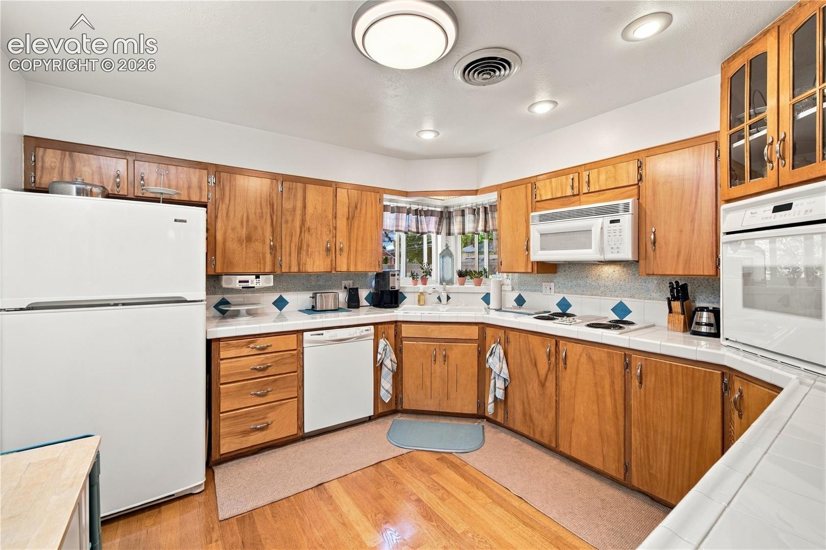 Listing photo 8 for 82 Amherst Avenue