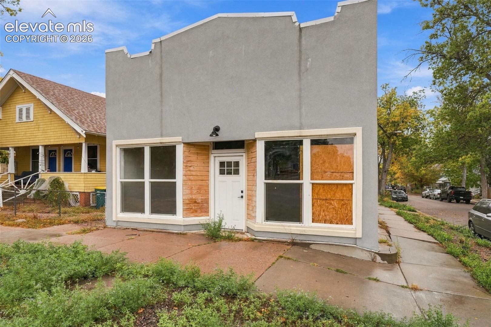 Listing photo 5 for 412 E St Vrain Street