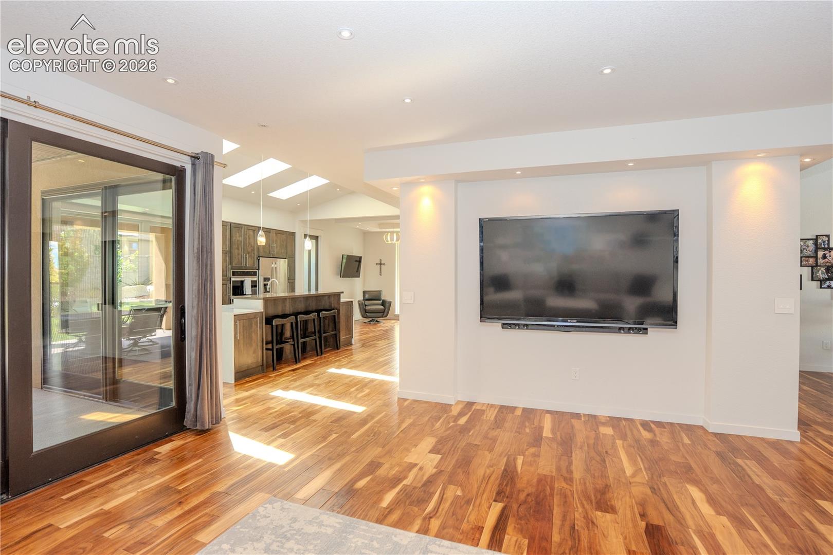 Listing photo 20 for 5638 Venezia Way