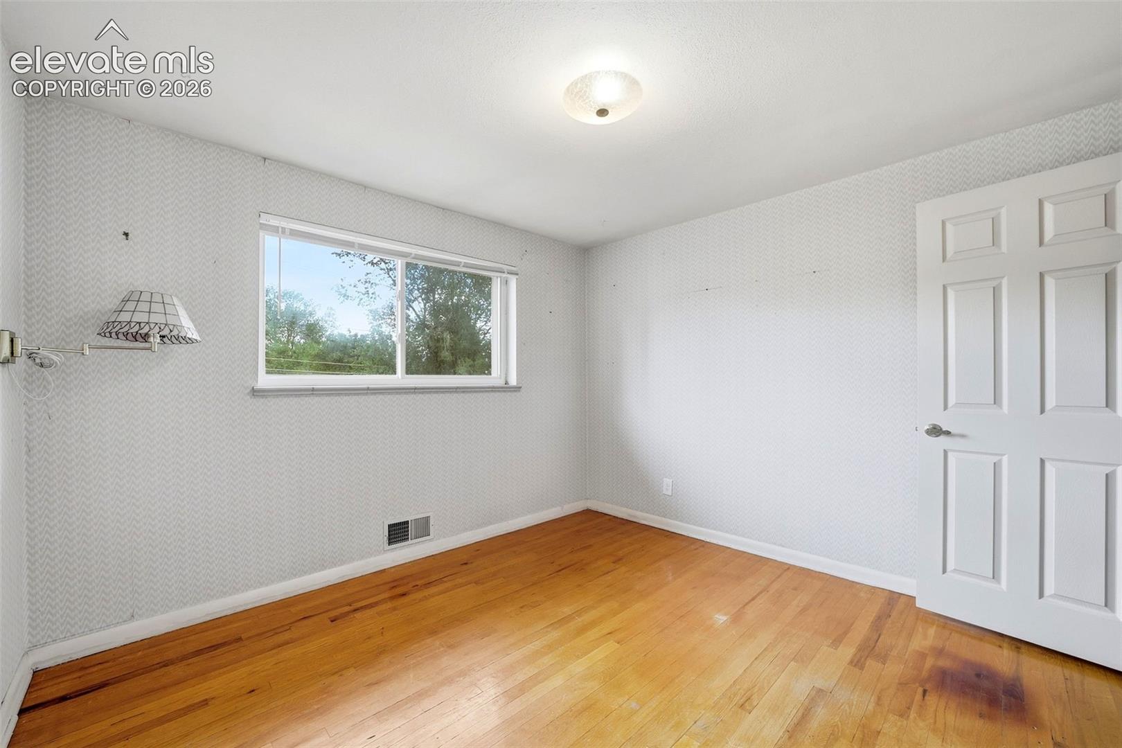 Listing photo 25 for 1406 Iowa Avenue