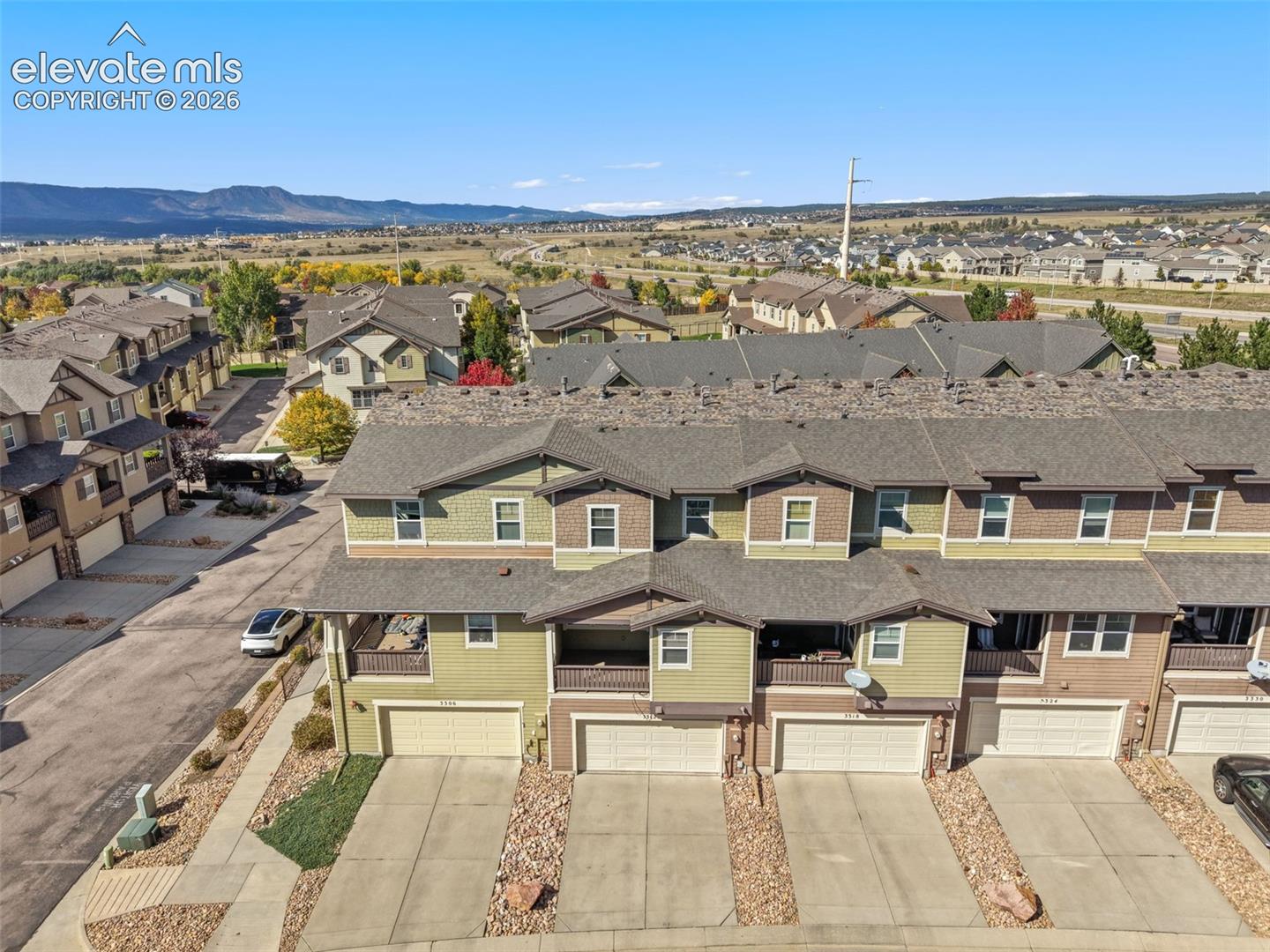 Listing photo 7 for 3312 Ironton Creek Point