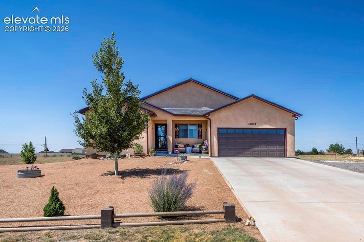 1005 N Kirkwood Drive — listing photo