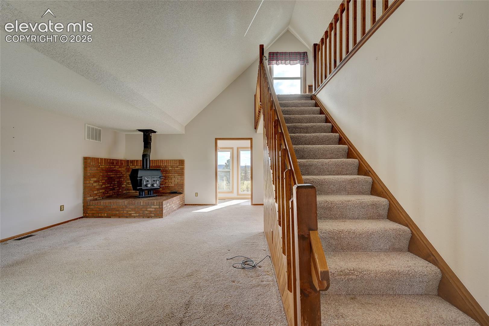 Listing photo 4 for 32 Dartmouth Place
