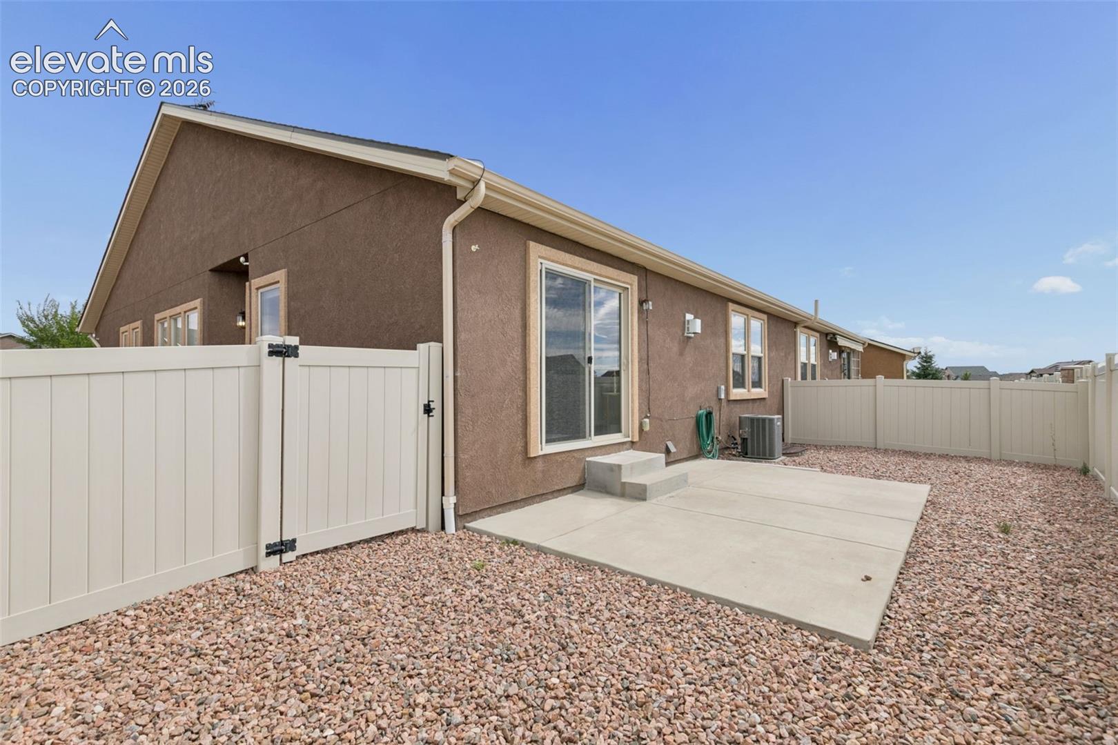 Listing photo 30 for 8042 Potentilla Grove