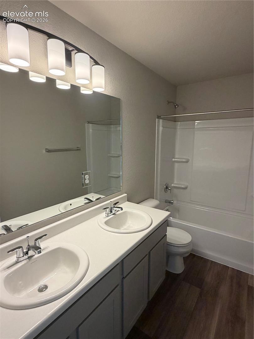 Listing photo 10 for 5320 Bolte Grove